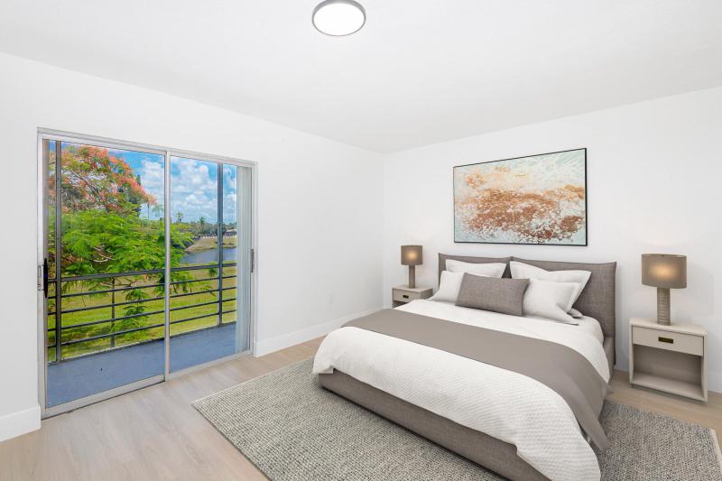  Condo & Townhome Photos