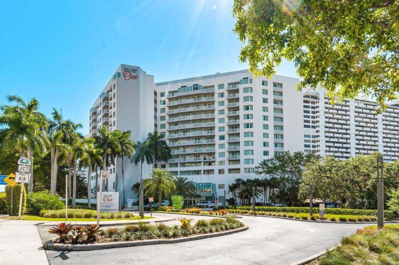  Condo & Townhome Photos