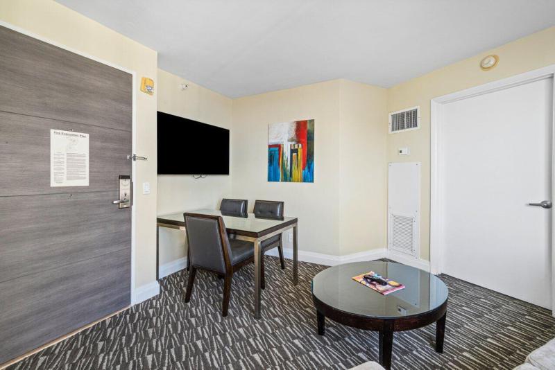  Condo & Townhome Photos