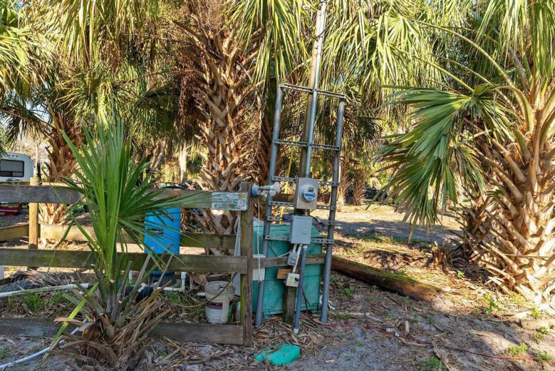  Commercial & Industrial Land Images 