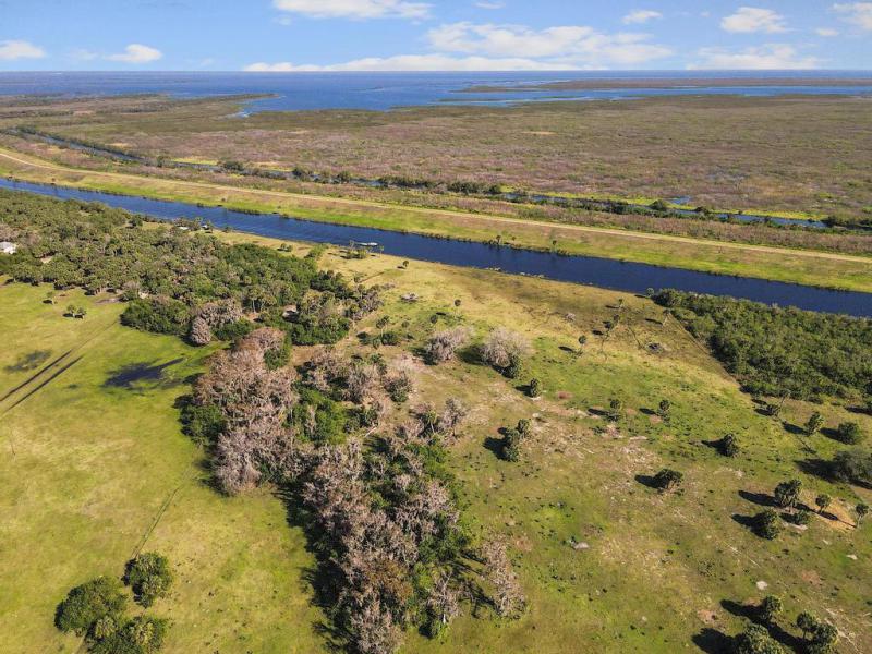  Commercial & Industrial Land Images 