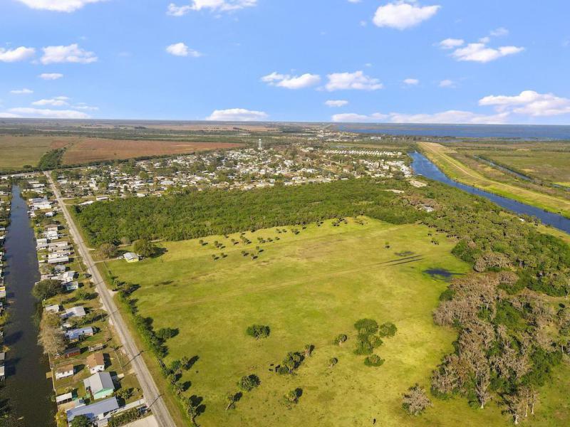  Commercial & Industrial Land Images 