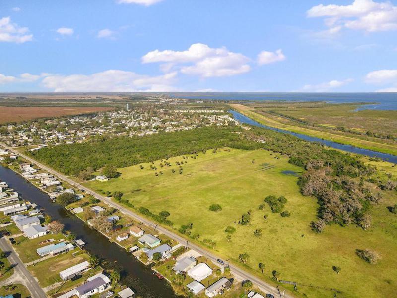  Commercial & Industrial Land Images 