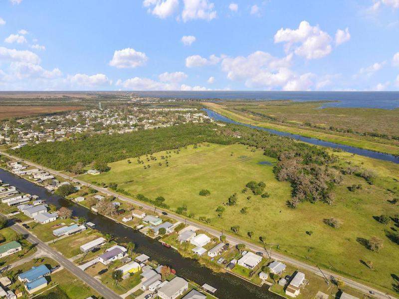  Commercial & Industrial Land Images 