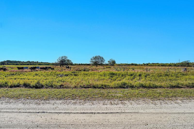  Commercial & Industrial Land Images 