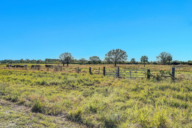  Commercial & Industrial Land Images 