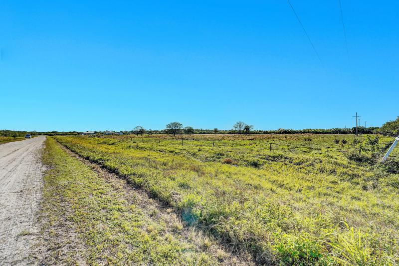  Commercial & Industrial Land Images 