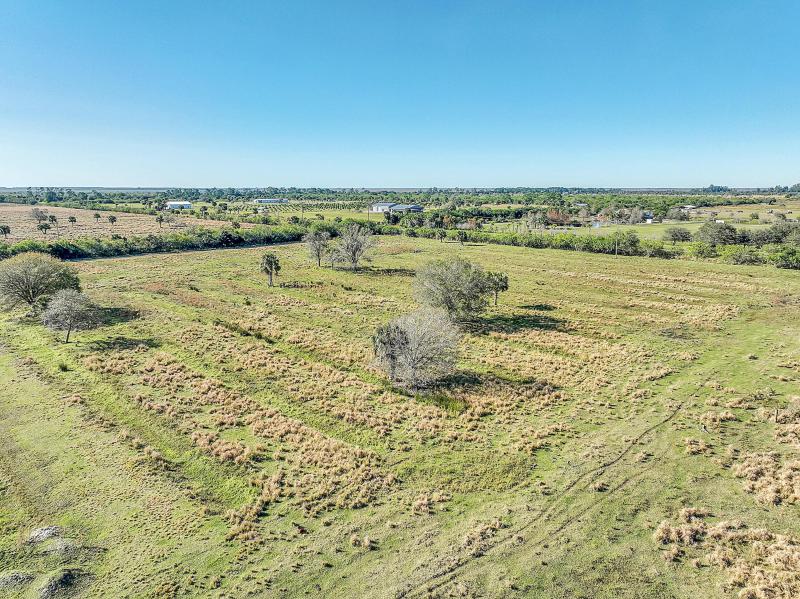  Commercial & Industrial Land Images 