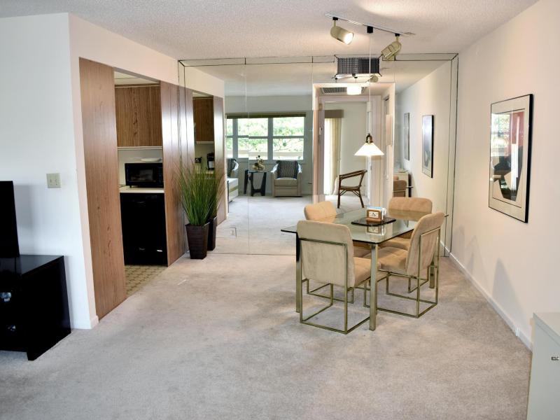  Condo & Townhome Photos