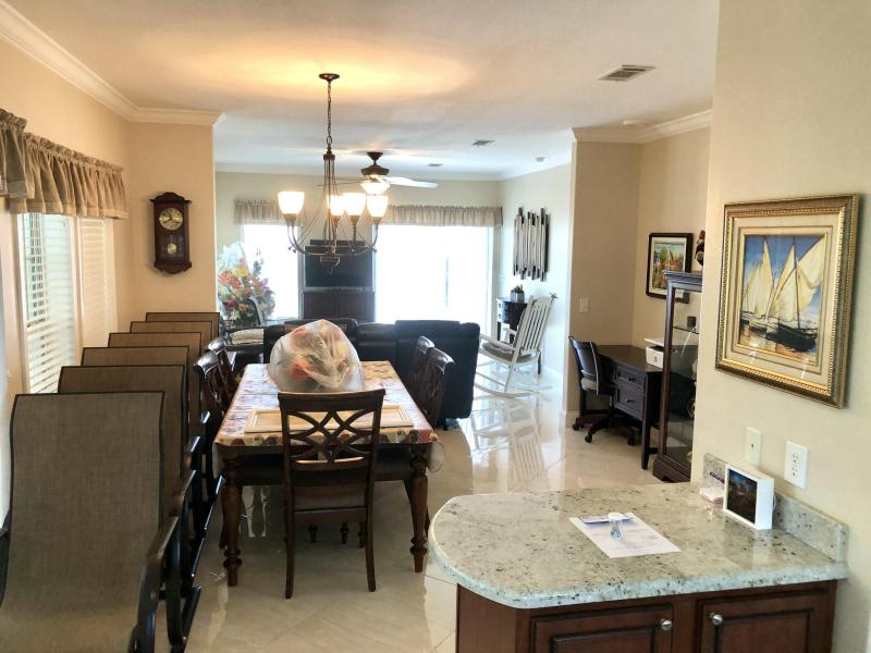  Condo & Townhome Photos