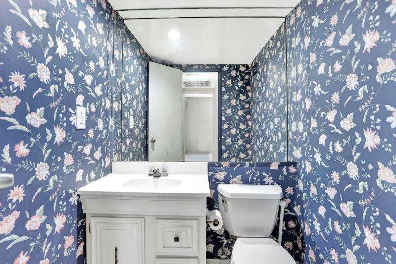  Condo & Townhome Photos