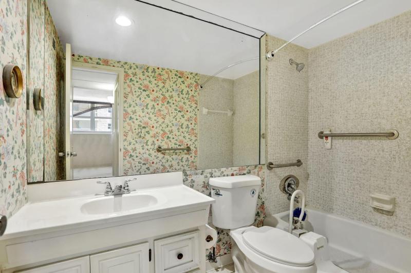  Condo & Townhome Photos