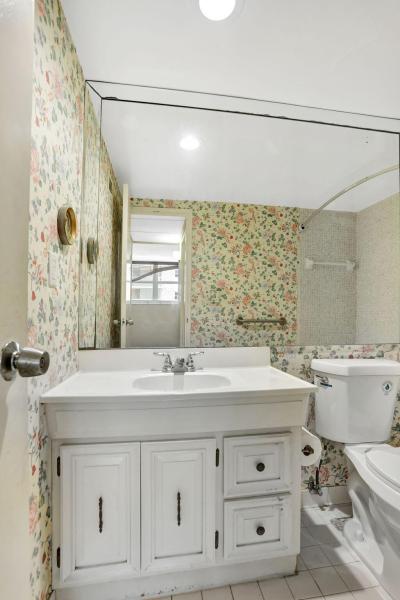  Condo & Townhome Photos