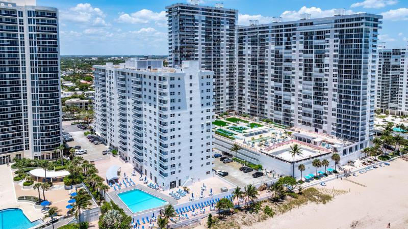  Condo & Townhome Photos