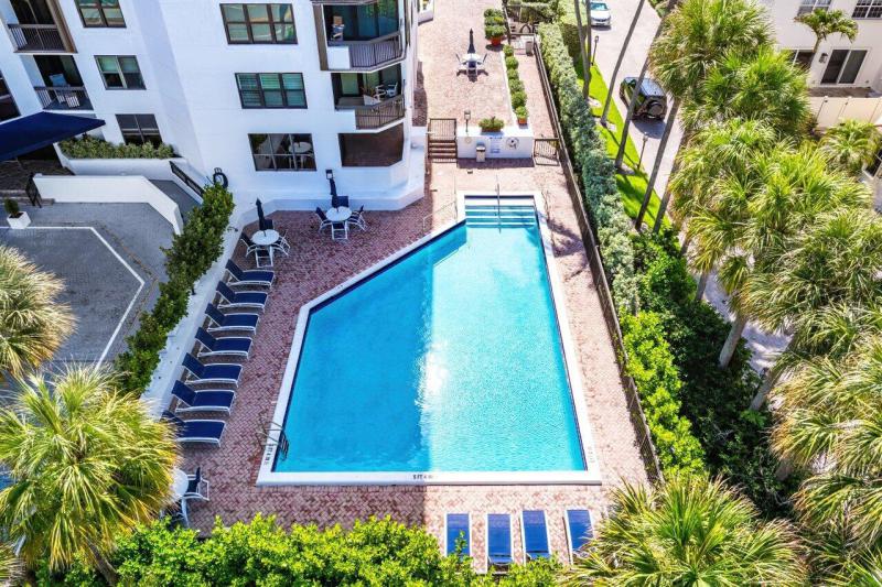  Condo & Townhome Photos