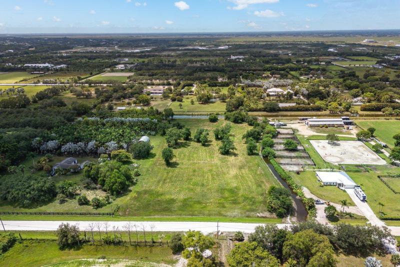  Commercial & Industrial Land Images 