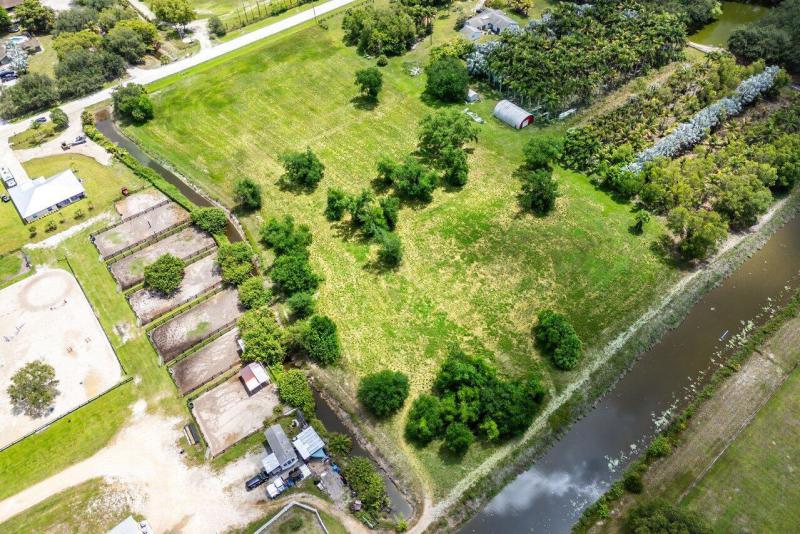  Commercial & Industrial Land Images 