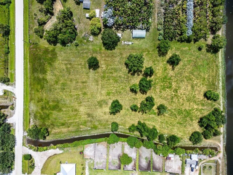  Commercial & Industrial Land Images 