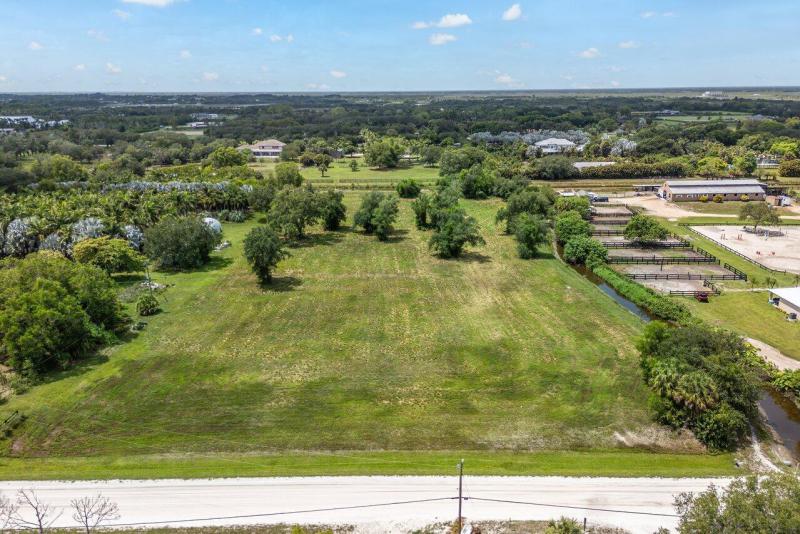  Commercial & Industrial Land Images 