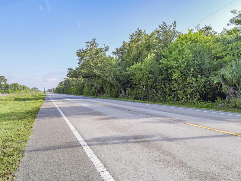  Commercial & Industrial Land Images 