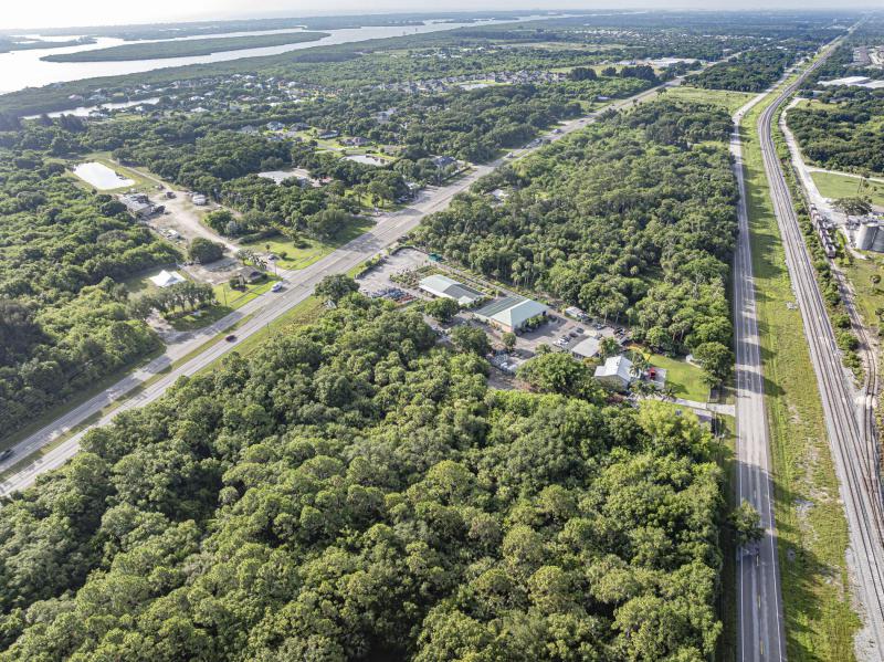  Commercial & Industrial Land Images 