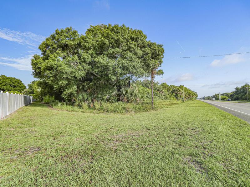  Commercial & Industrial Land Images 