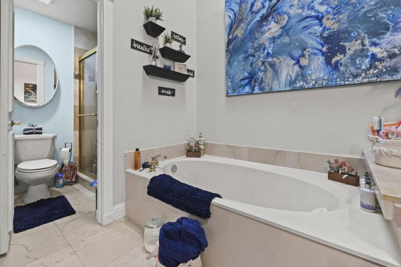  Condo & Townhome Photos