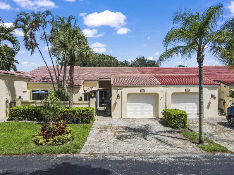  Condo & Townhome Photos