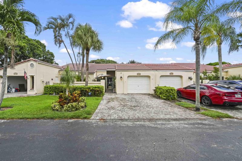  Condo & Townhome Photos