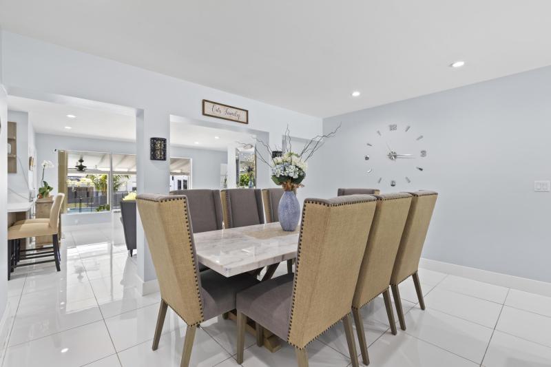  Single Family Homes Photo 10:  Miami Springs,  FL 33166