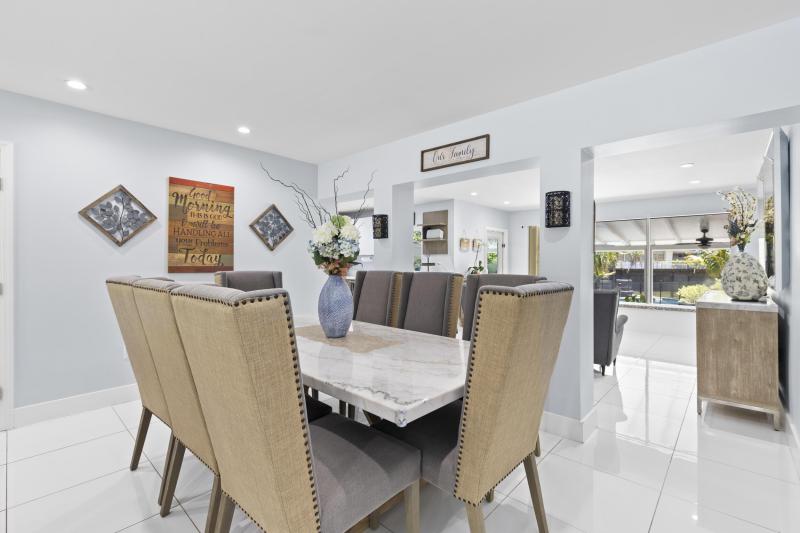  Single Family Homes Photo 11:  Miami Springs,  FL 33166