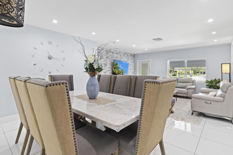  Single Family Homes Photo 12:  Miami Springs,  FL 33166