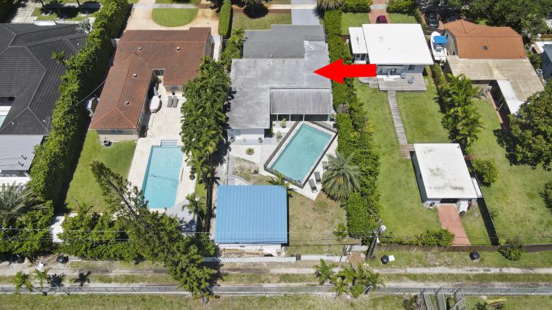  Single Family Homes Photo 2:  Miami Springs,  FL 33166