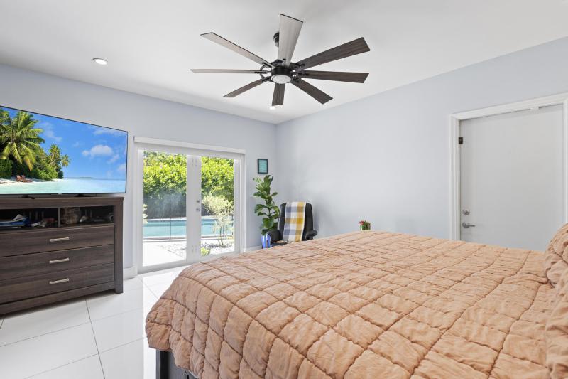  Single Family Homes Photo 30:  Miami Springs,  FL 33166