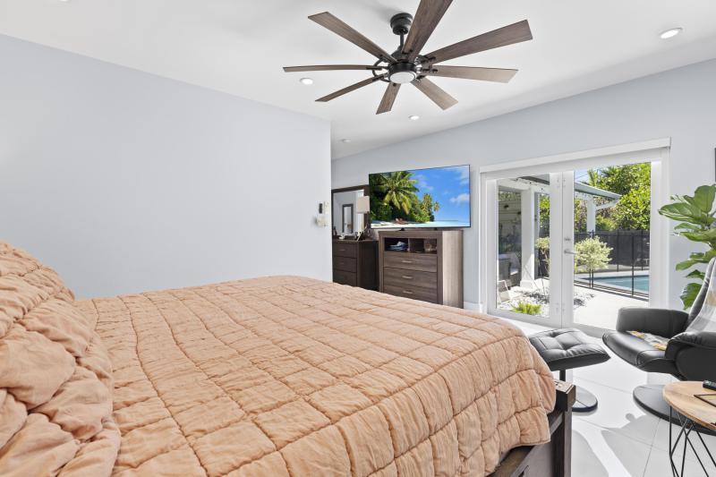  Single Family Homes Photo 31:  Miami Springs,  FL 33166