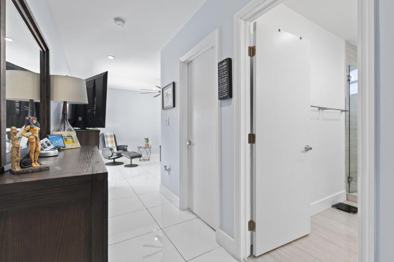  Single Family Homes Photo 34:  Miami Springs,  FL 33166