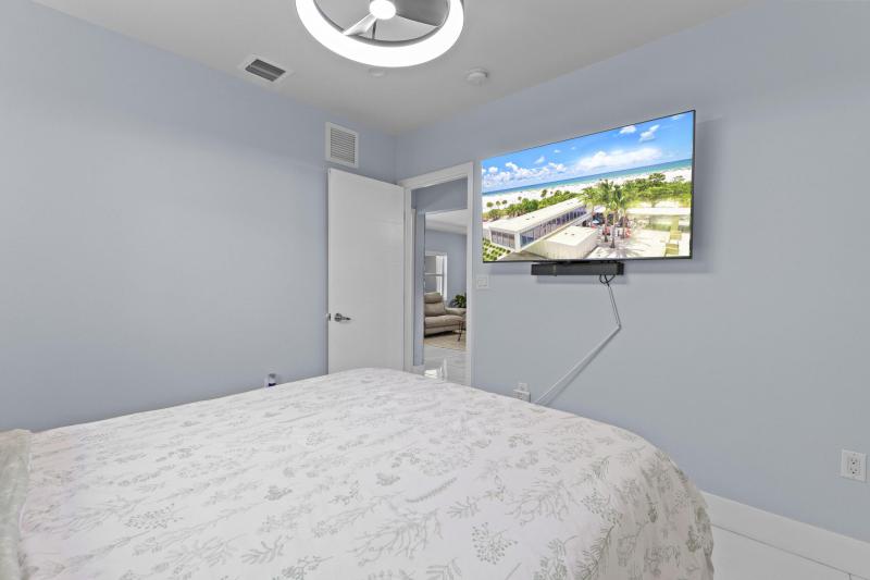  Single Family Homes Photo 39:  Miami Springs,  FL 33166