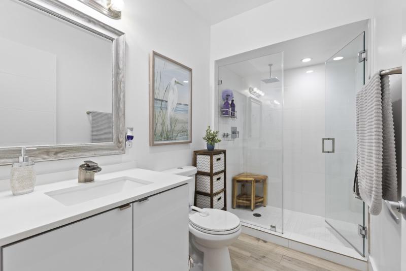  Single Family Homes Photo 40:  Miami Springs,  FL 33166