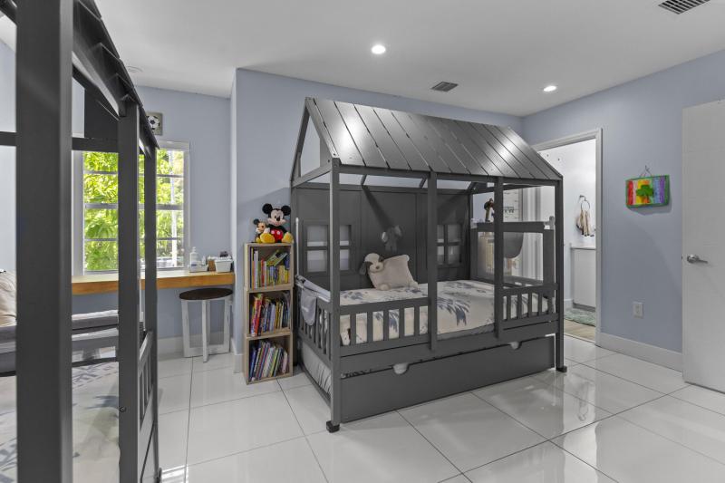  Single Family Homes Photo 43:  Miami Springs,  FL 33166