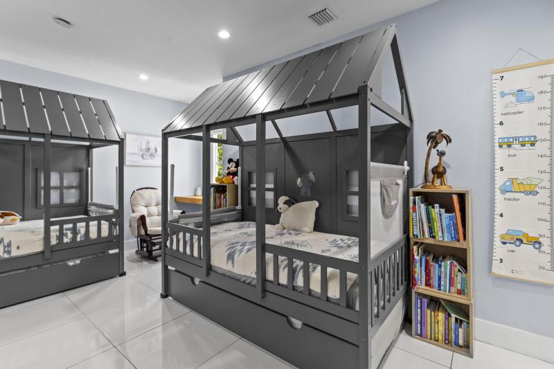  Single Family Homes Photo 44:  Miami Springs,  FL 33166