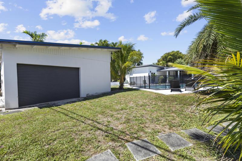  Single Family Homes Photo 48:  Miami Springs,  FL 33166