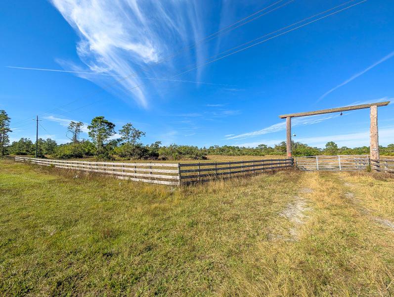  Commercial & Industrial Land Images 
