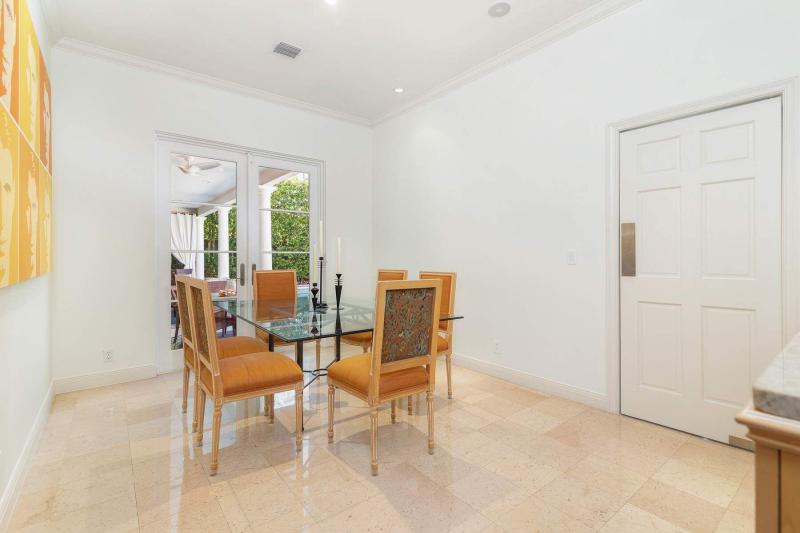  Single Family Homes Photo 19:  Palm Beach,  FL 33480