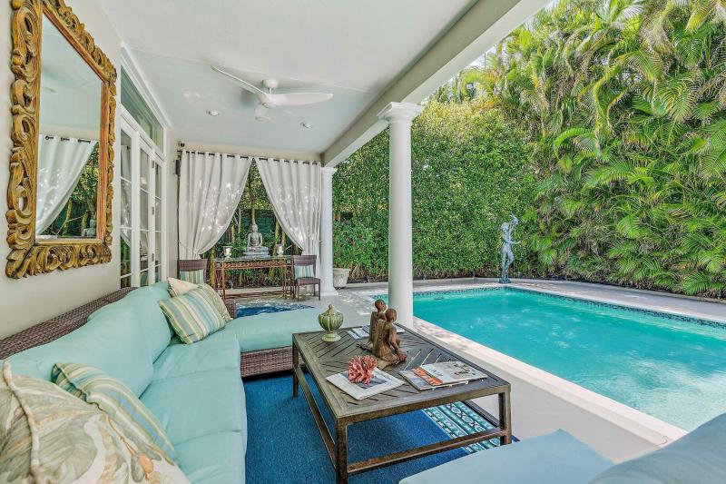  Single Family Homes Photo 22:  Palm Beach,  FL 33480