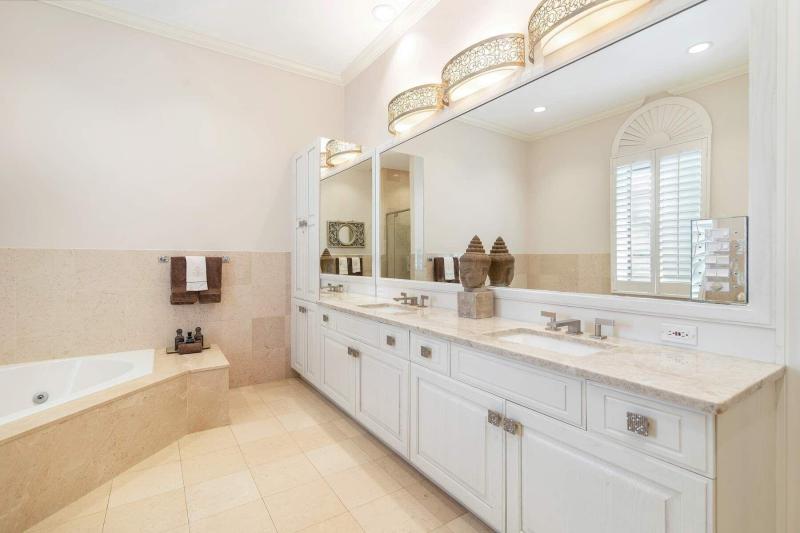  Single Family Homes Photo 27:  Palm Beach,  FL 33480