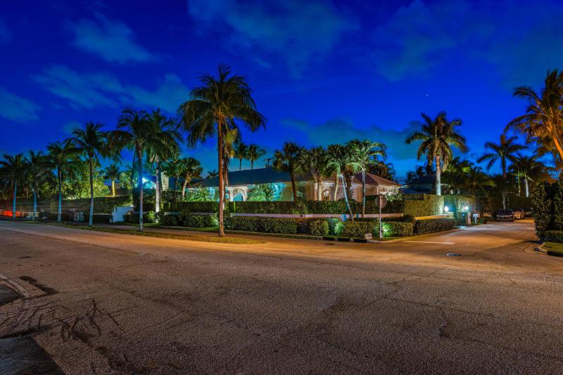  Single Family Homes Photo 65:  Palm Beach,  FL 33480