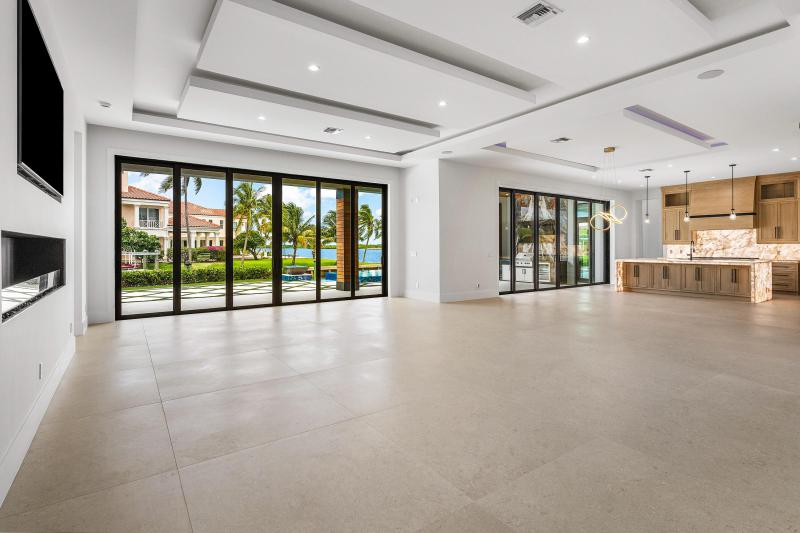  Single Family Homes Photo 12:  North Palm Beach,  FL 33408