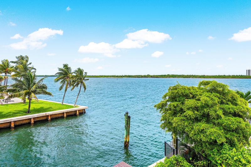  Single Family Homes Photo 4:  North Palm Beach,  FL 33408