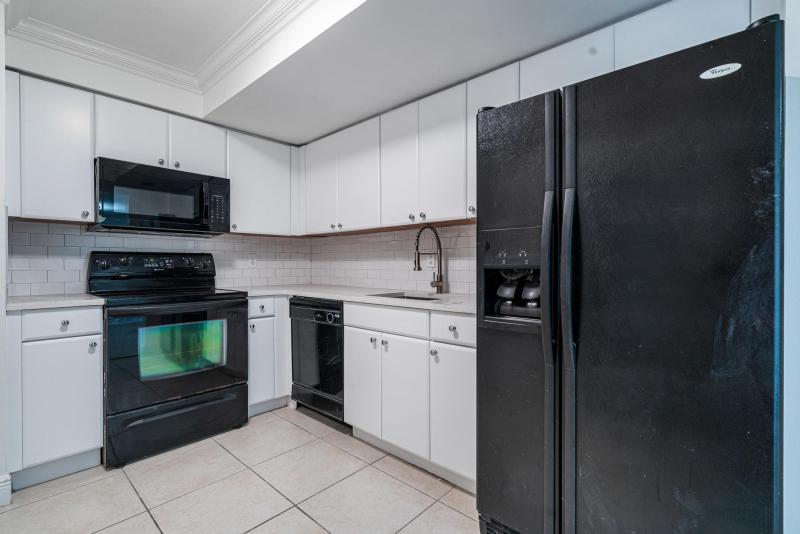  Condo & Townhome Photos