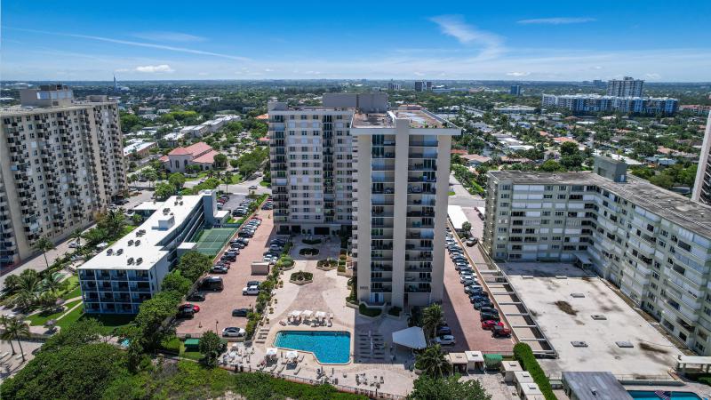  Condo & Townhome Photos